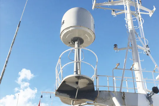 Связь на судне, интернет 10Мбит/с в море